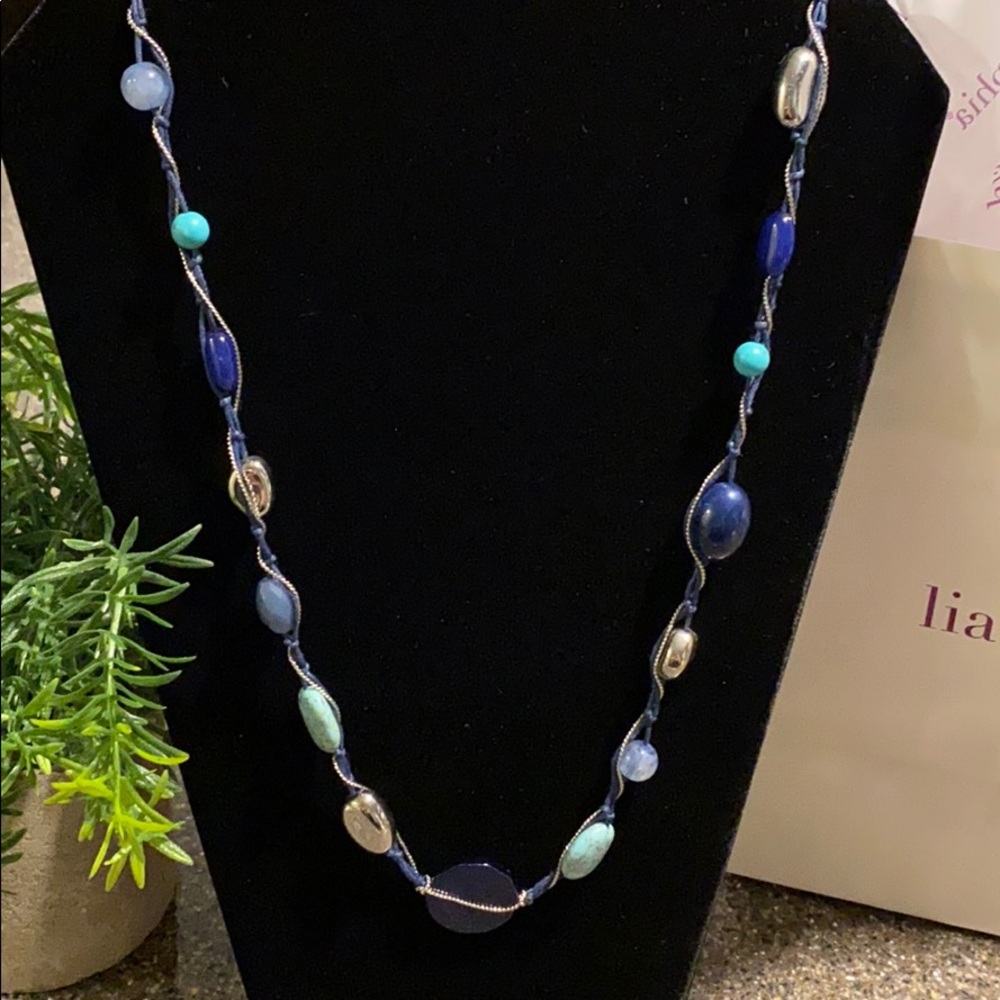 🌿 Lia Sophia dangle necklace
